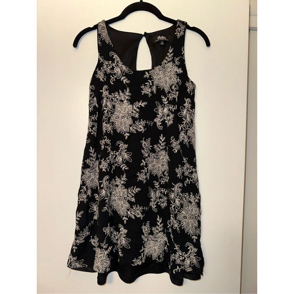 Lulus Women’s Black and White Embroidered Floral Dress Size Small